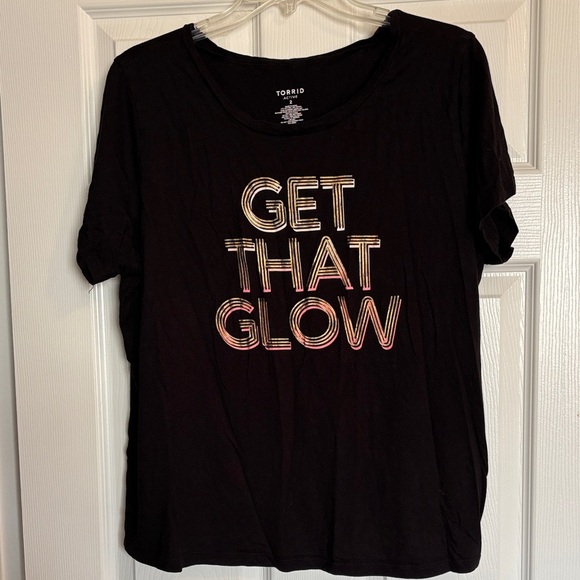 Torrid Active women’s black short sleeve graphic t-shirt size 2/2X - Picture 1 of 8